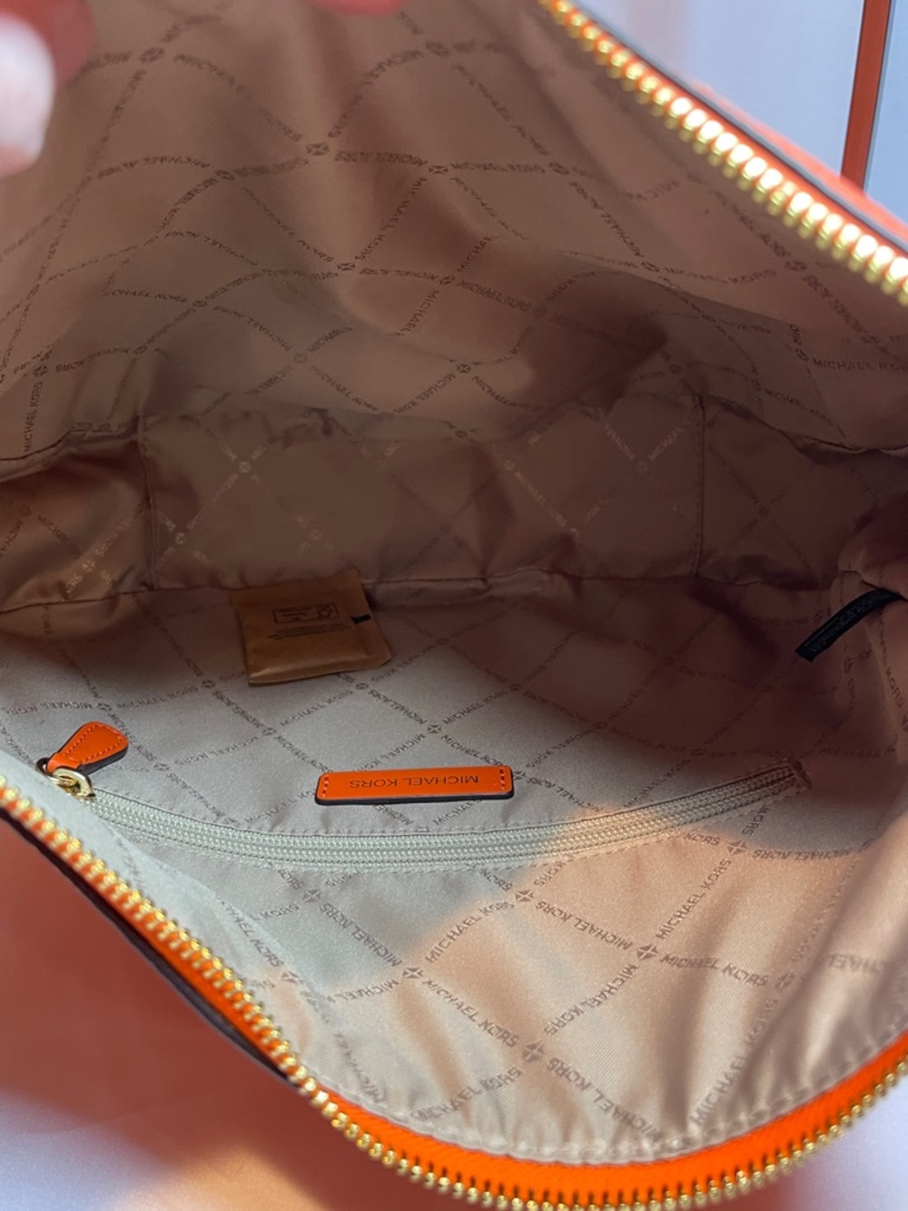 Michael Kors Dover Large Leather Shoulder Bag - Picture 12 of 14